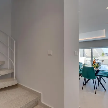 Lordos Deluxe 2bd Duplex With Pool And Seaview